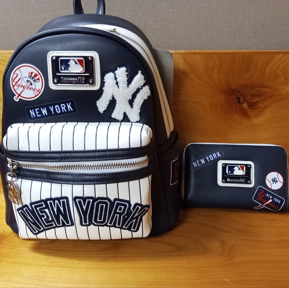NY Yankees backpack and matching wallet